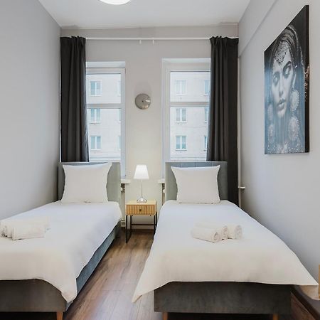 Hala Hostel - Pokoje Na Wylacznosc Tuz Przy Dworcu 格丁尼亚 外观 照片